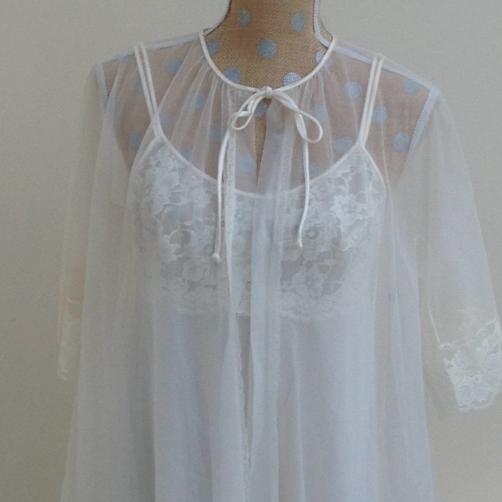 Vintage Vanity Fair Peignoir Set